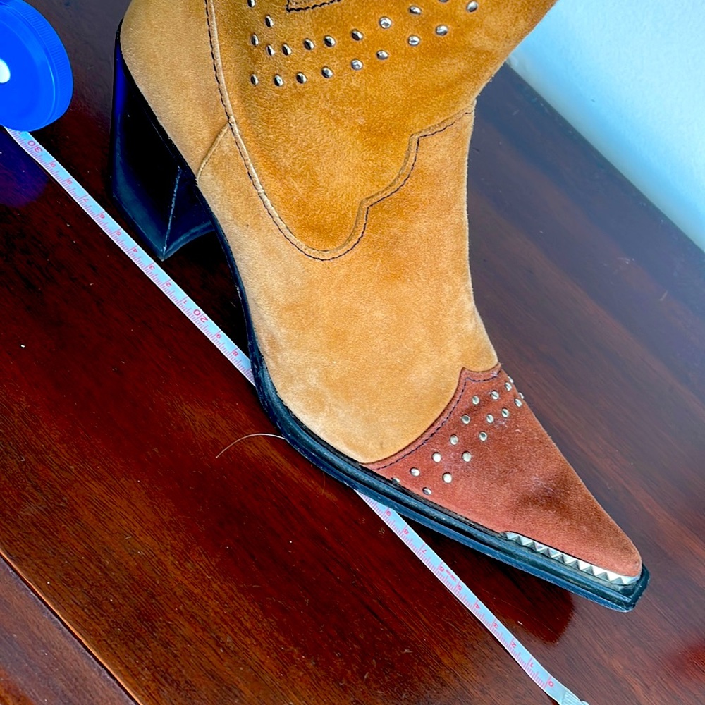 Suede boots, two colors brown and tobacco with small rivets.made im Italy.